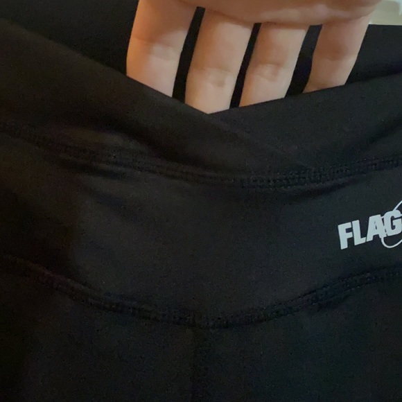 NWT DLB flag nor fail M v cut front leggings. Sold out and rare. - Picture 6 of 11